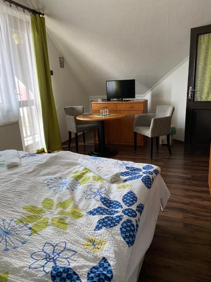 Teke Panzio Bed & Breakfast Kormend Luaran gambar