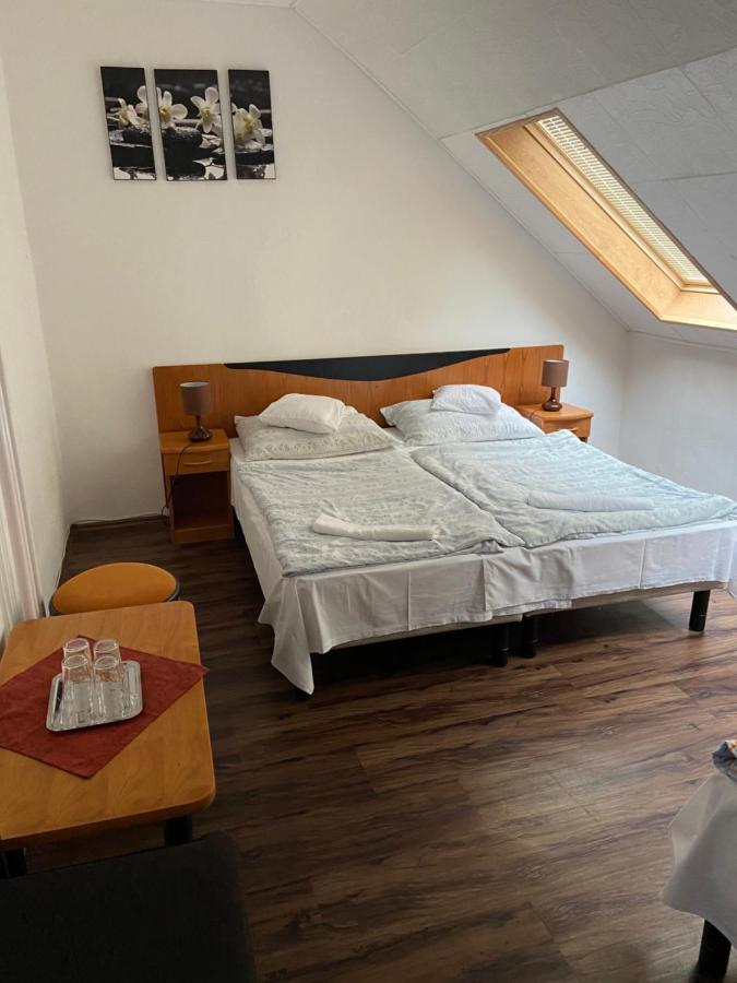 Teke Panzio Bed & Breakfast Kormend Luaran gambar